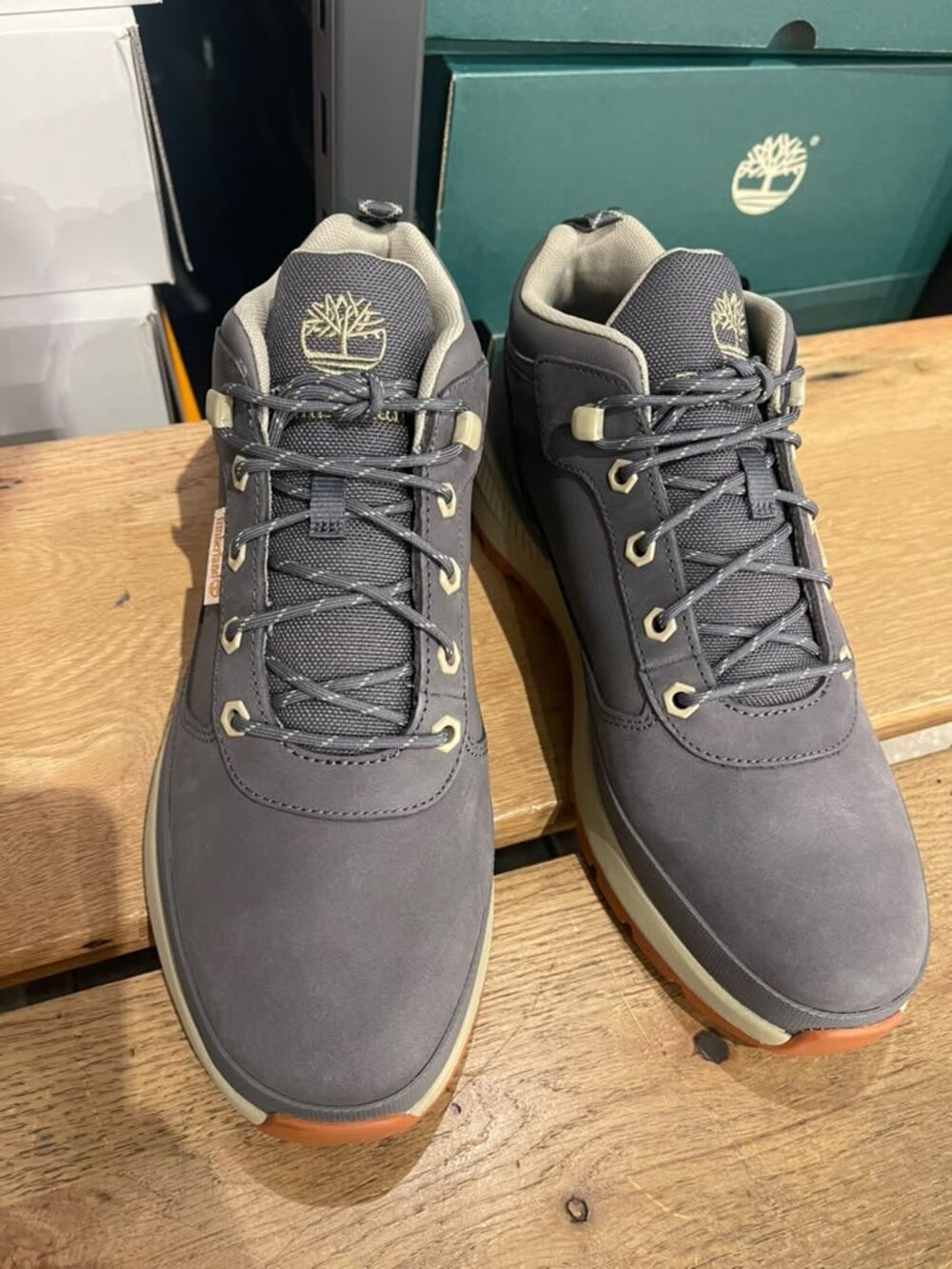 TIMBERLAND MEN'S FIELD TREKKER LOW LACE SNEAKER DARK GREY NUBUCK BRN A6DKN-A90